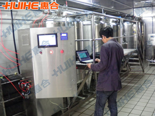 江蘇南通1500L全自動(dòng)CIP清洗系統(tǒng)調(diào)試現(xiàn)場圖1